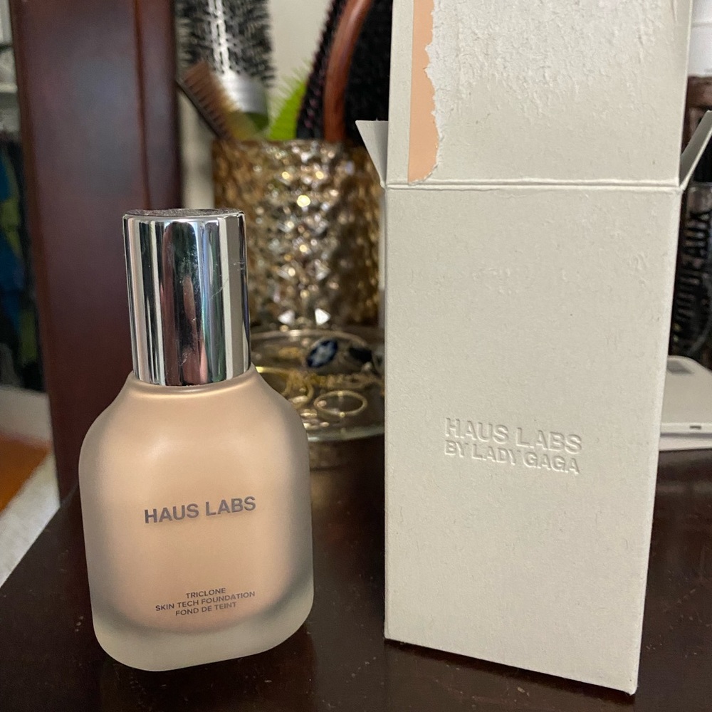 Haus Labs Lady Gaga TRICLONE SKIN TECH MEDIUM COVERAGE FOUNDATION 070 Fair Neu